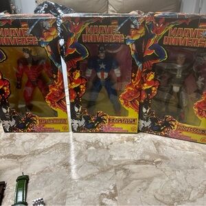 Toy Biz Marvel Universe 3 Figure Lot 10" Captain America, Marvel and Professor X